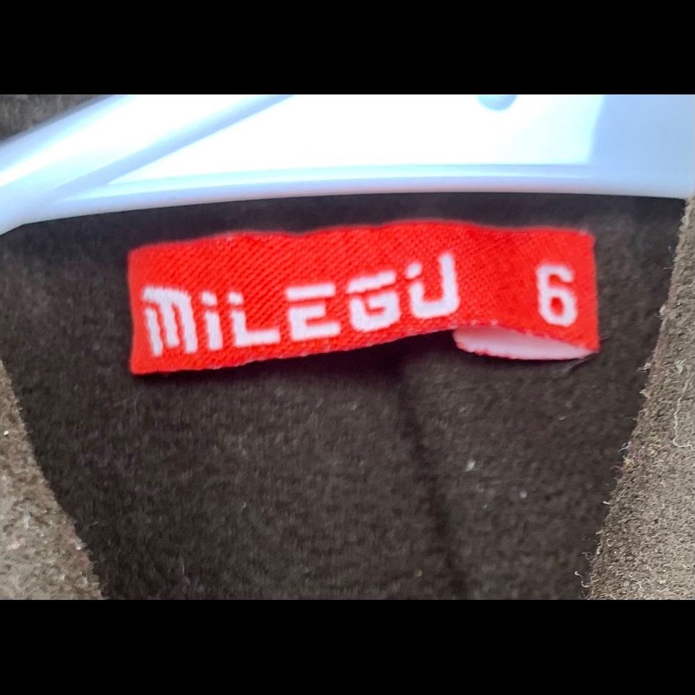 Coat 🧥 - Picture 2 of 2